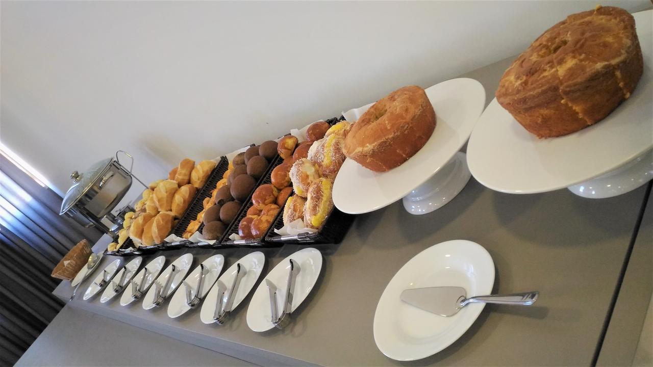 Hotel H2 Congonhas Exterior photo A selection of bread and pastries